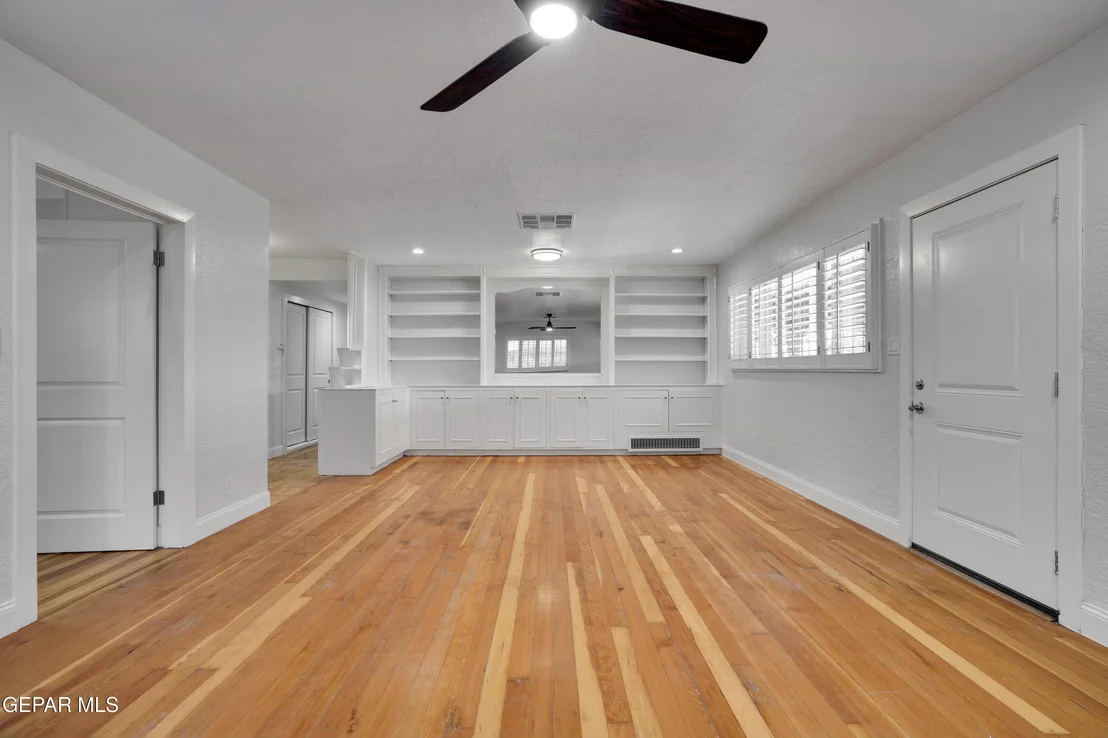 Photo of 3030 Aurora Avenue