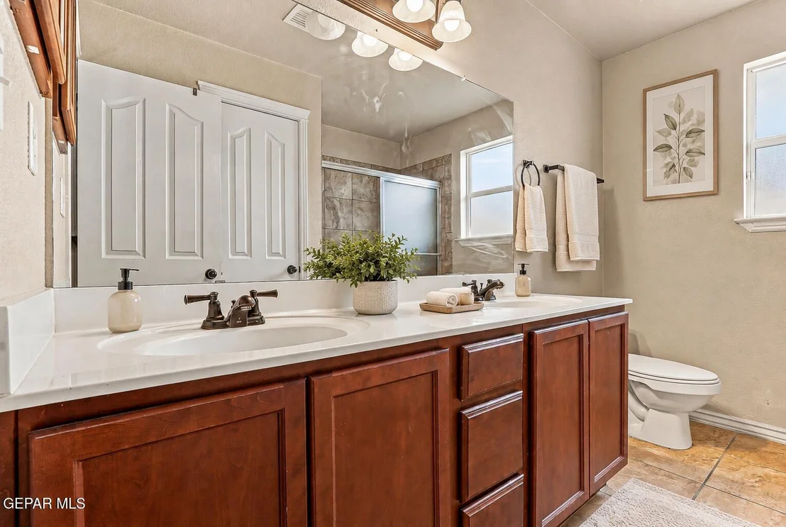 Photo of 2424 Playa