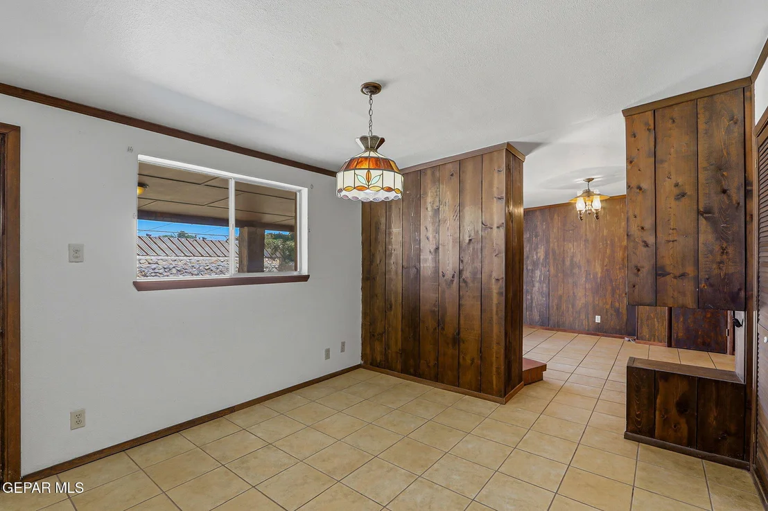 Photo of 10161 BERMUDA Avenue