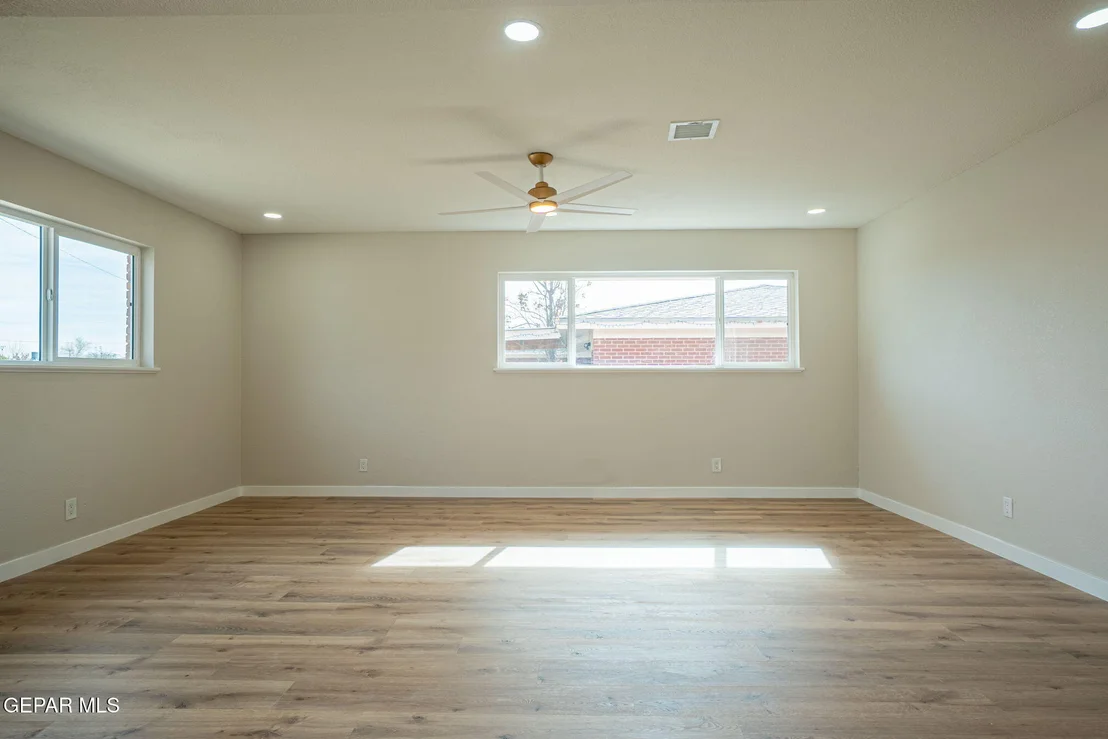 Photo of 3203 Shetland Road