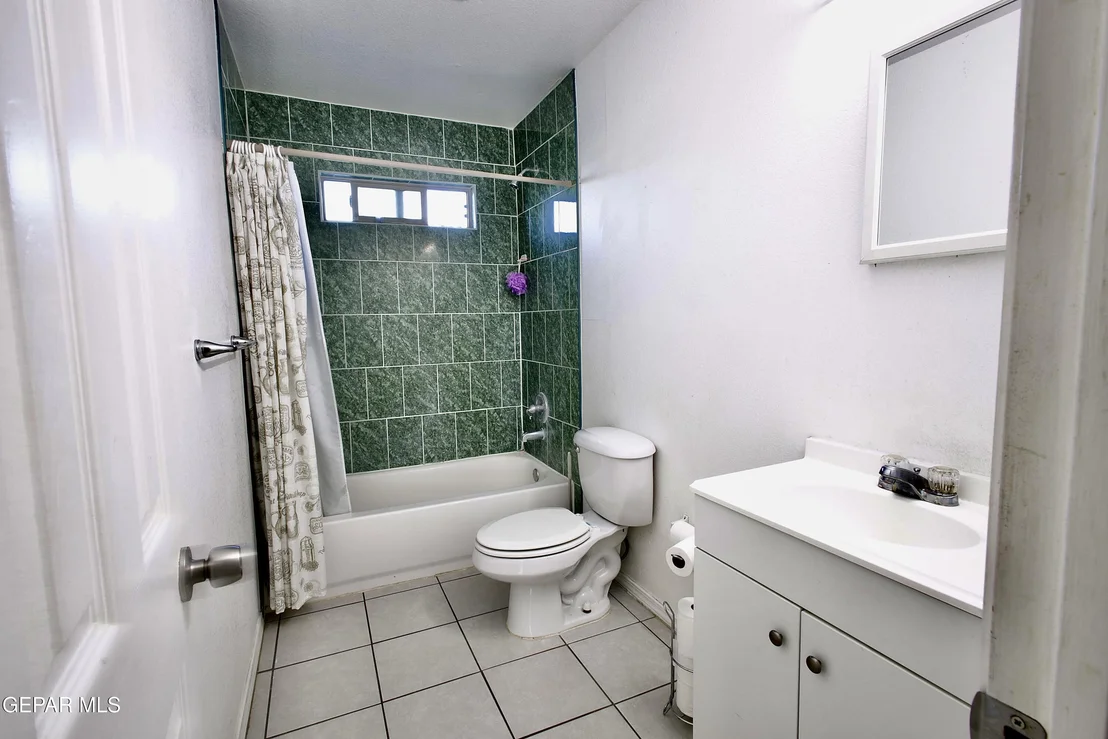 Photo of 816 MONCLOVA Lane
