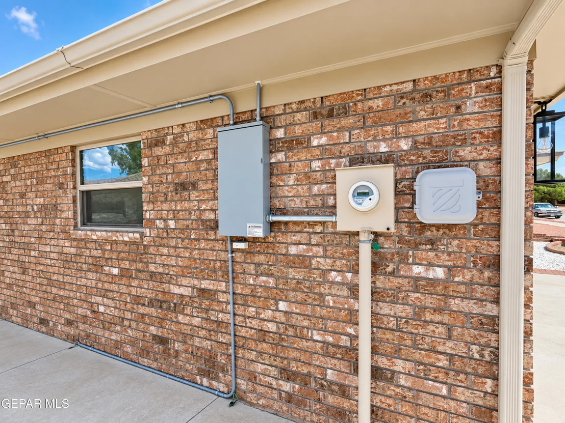 Photo of 10605 CAUSEWAY Drive