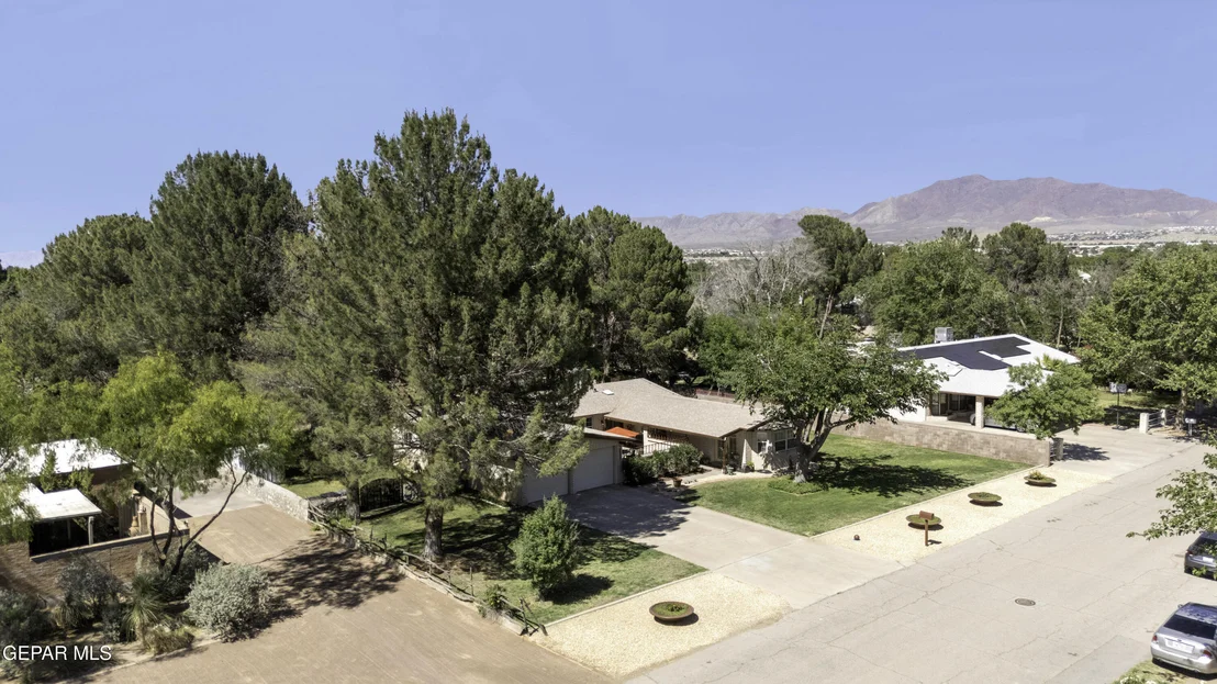 Photo of 801 MONTCLAIR Drive