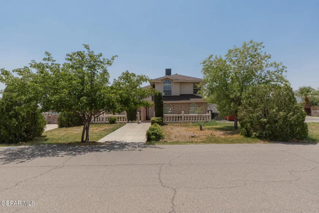 Photo of 5920 W VALLEY Circle
