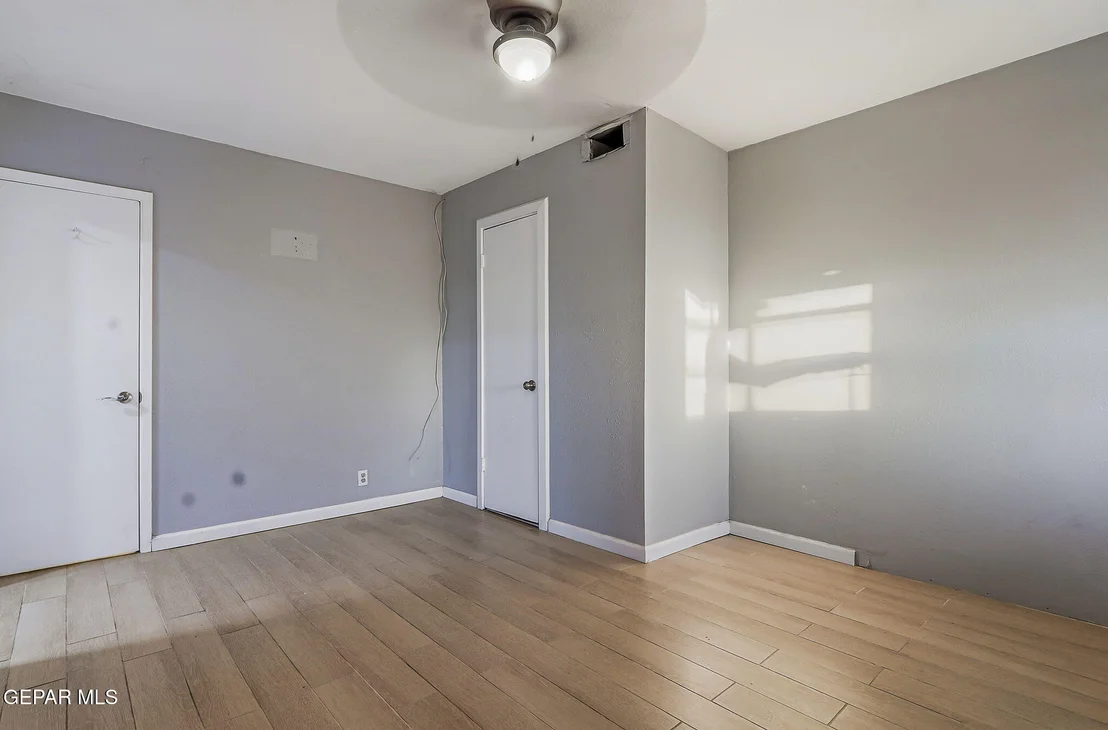 Photo of 171 HOLGUIN Avenue