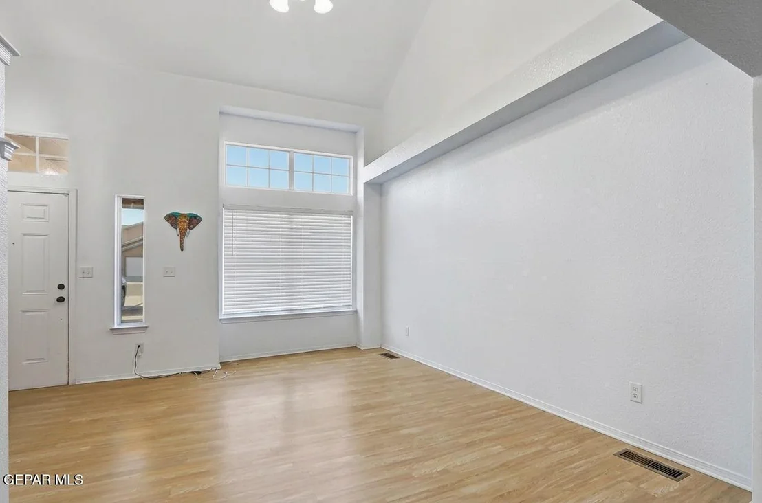 Photo of 680 Sequeiros Court