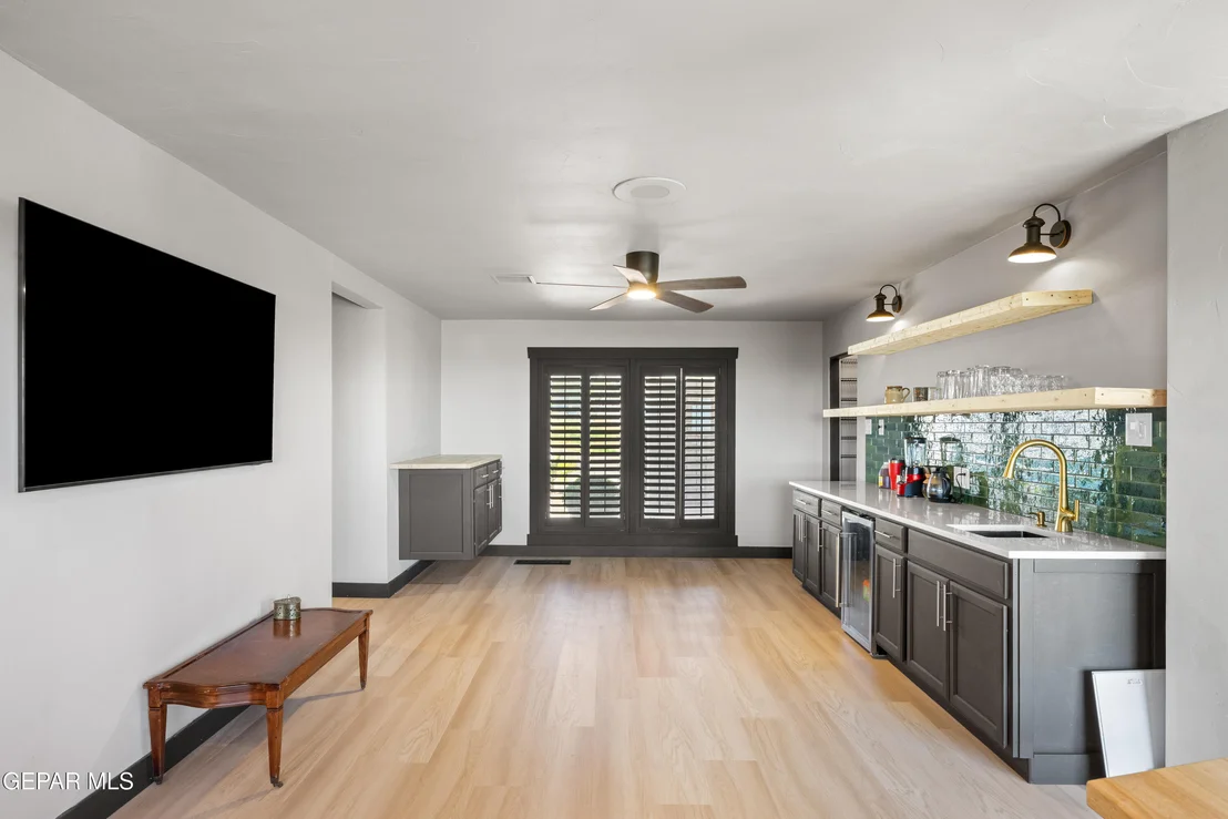 Photo of 516 N SATELLITE Drive