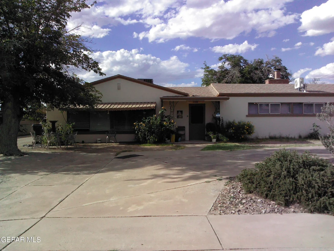 Photo of 500 TAMARISK Street