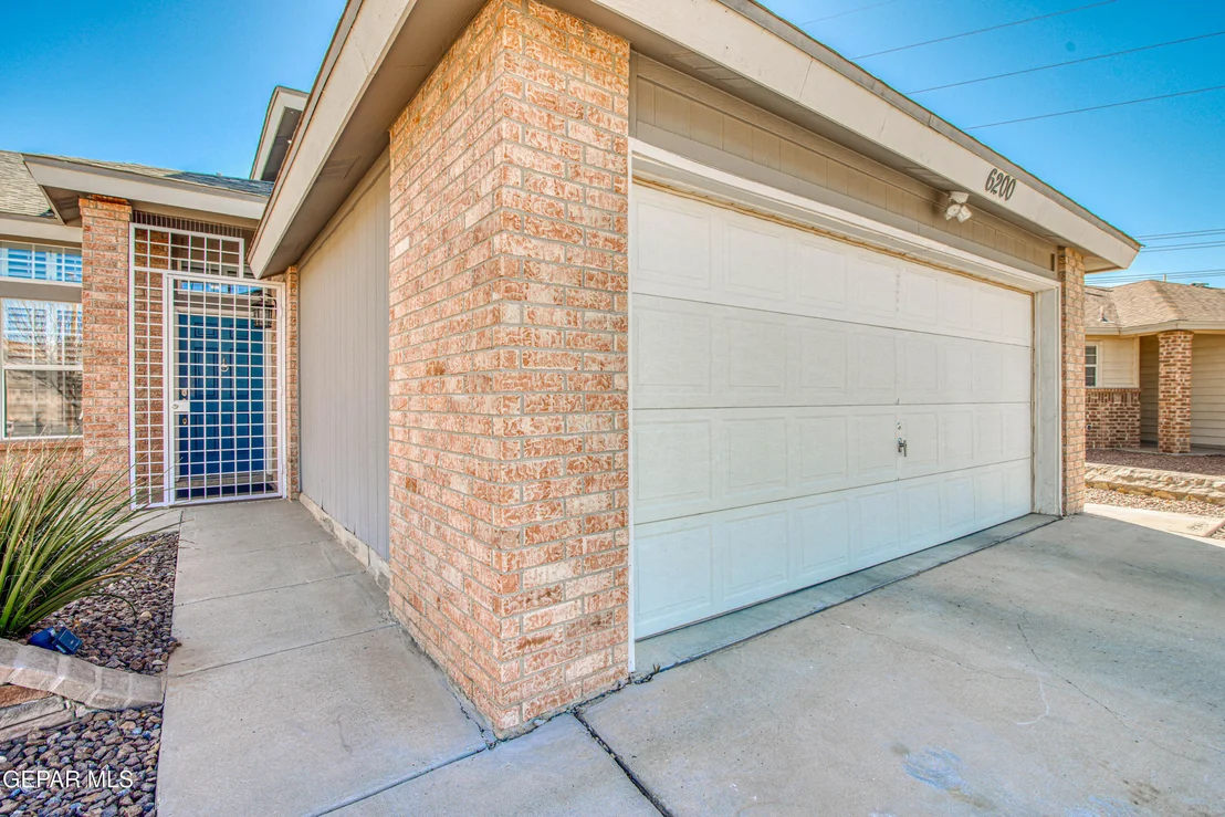 Photo of 6200 KENNETH CAPSHAW Place