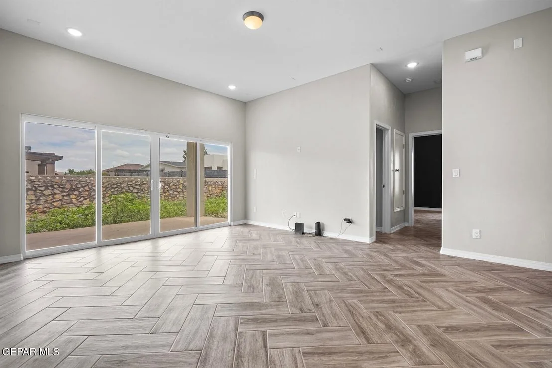 Photo of 965 CROOKED RIVER Drive
