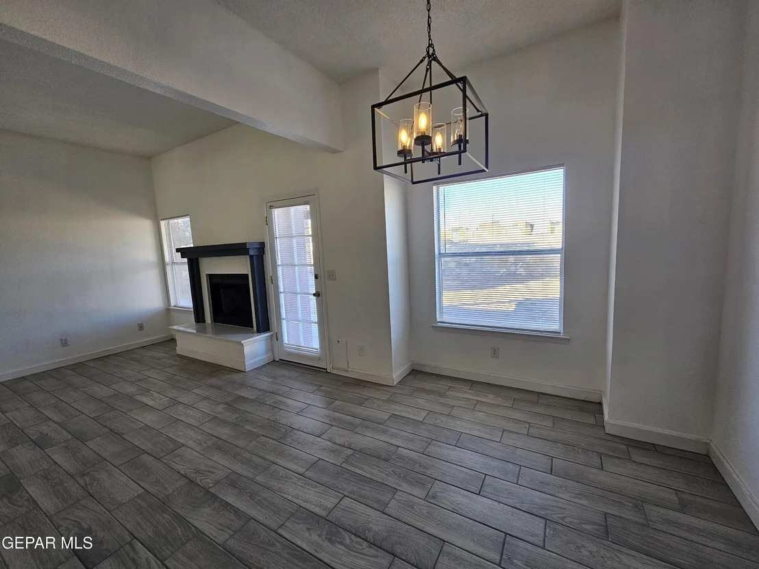 Photo of 2155 SUN MANOR Drive