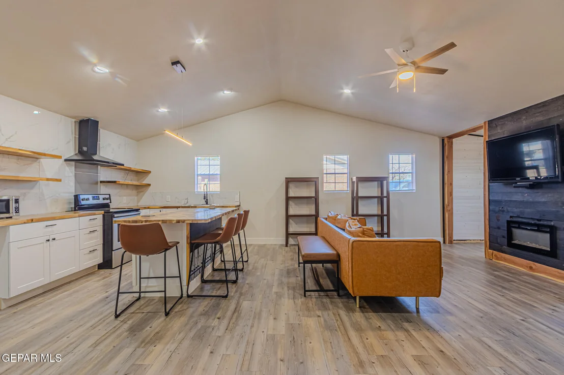 Photo of 905 Summer Street
