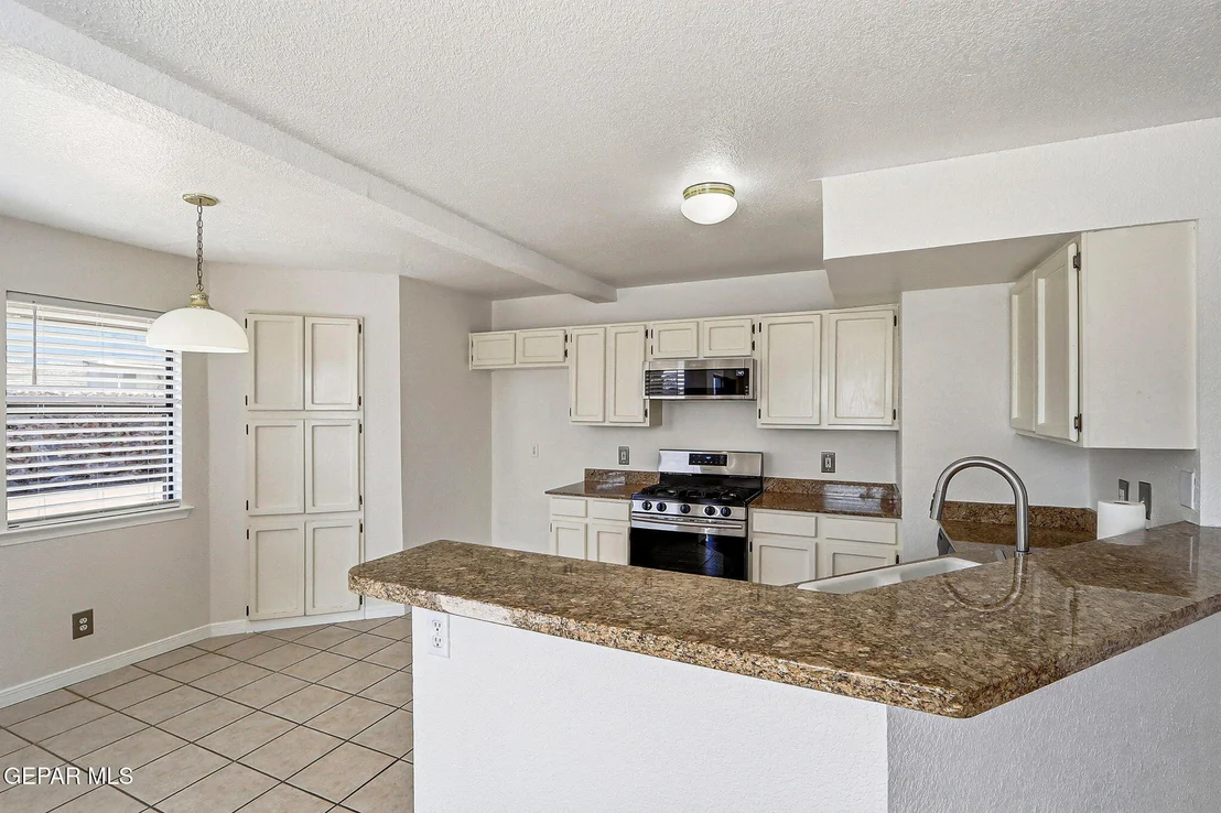 Photo of 7109 OVAL ROCK Drive