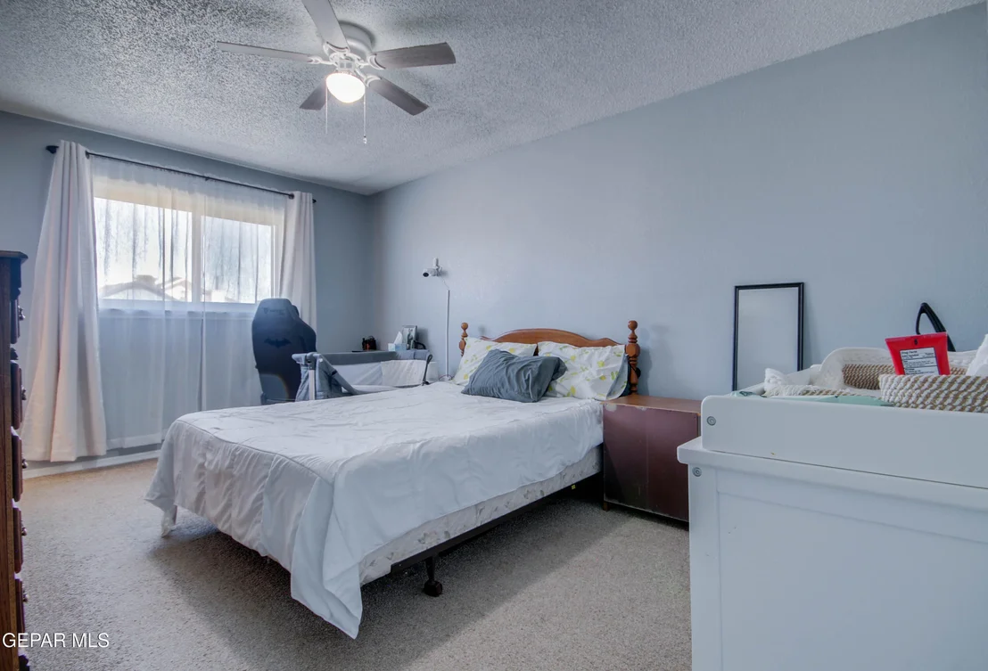 Photo of 5629 LONGVIEW Circle