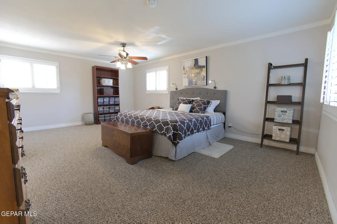 Photo of 417 INDIAN BLUFF Road