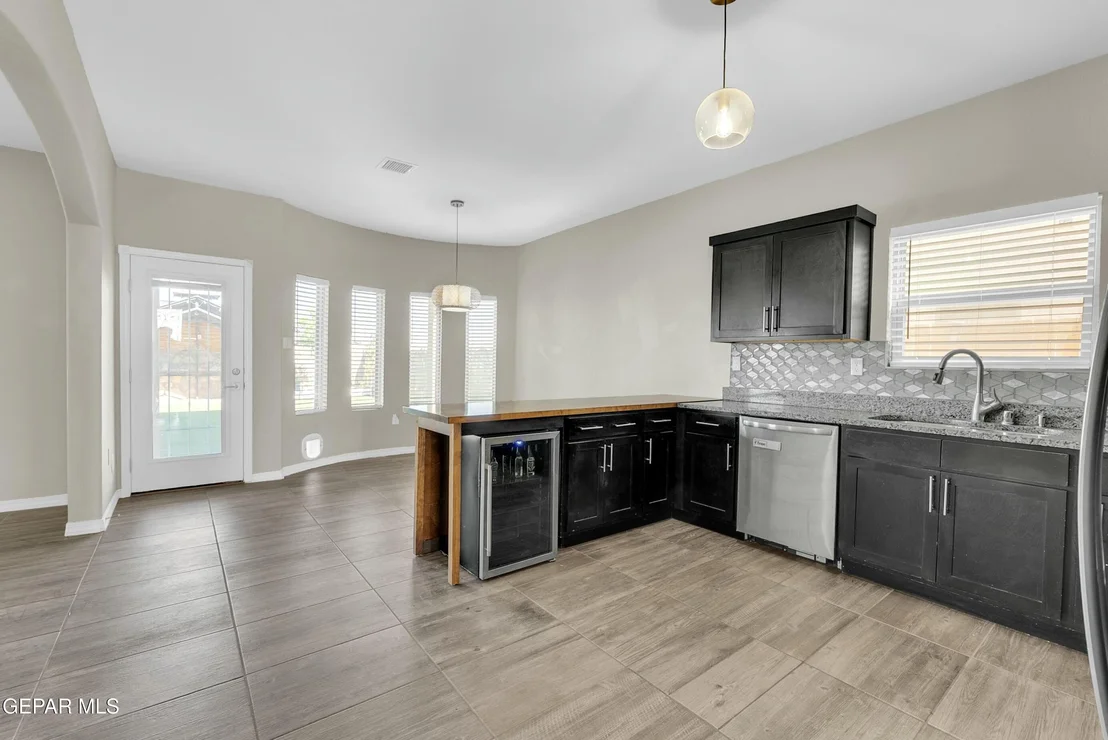 Photo of 3600 Essence Street
