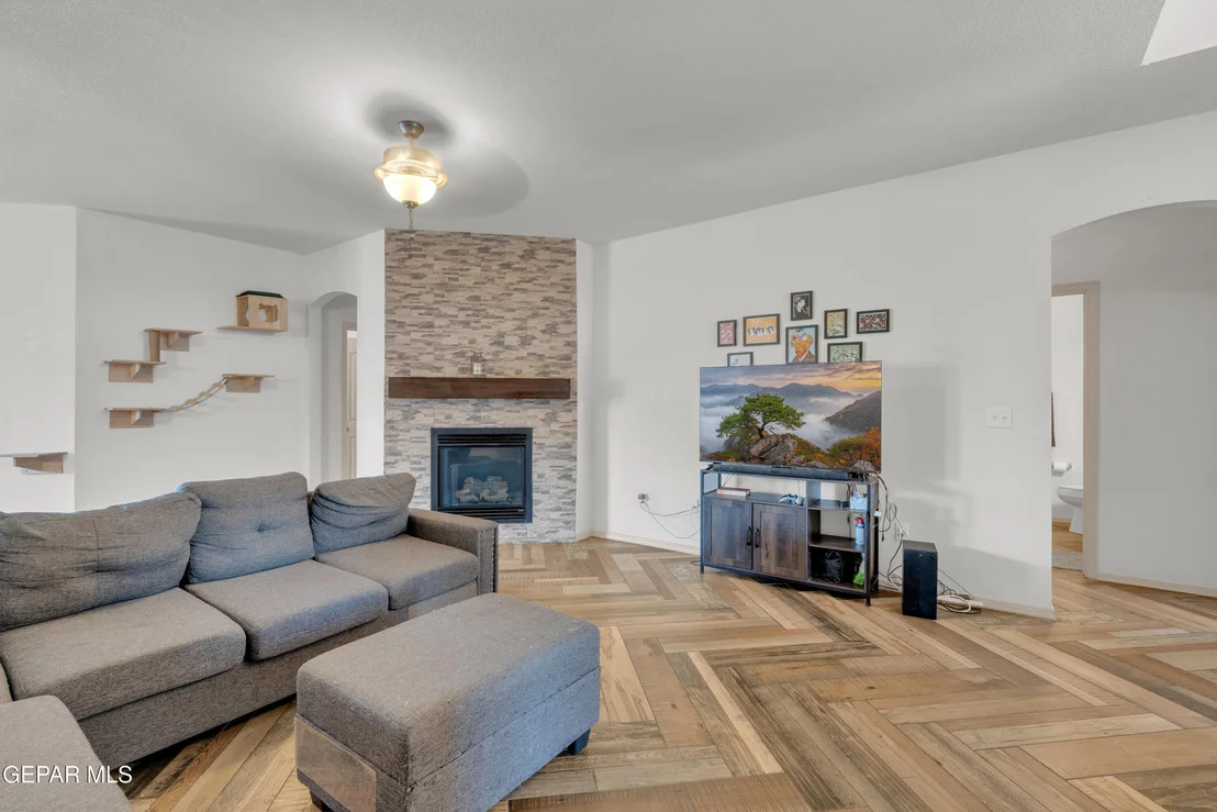 Photo of 11328 ROBERT LENNOX Drive