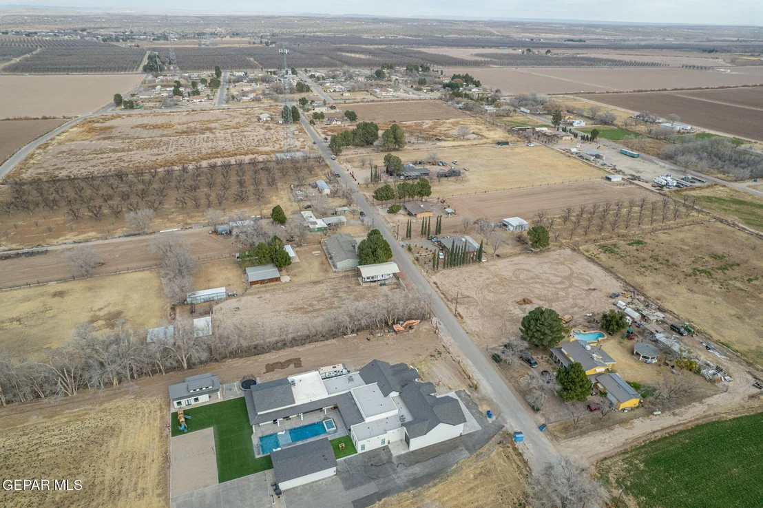 Photo of 255 Windgail Road