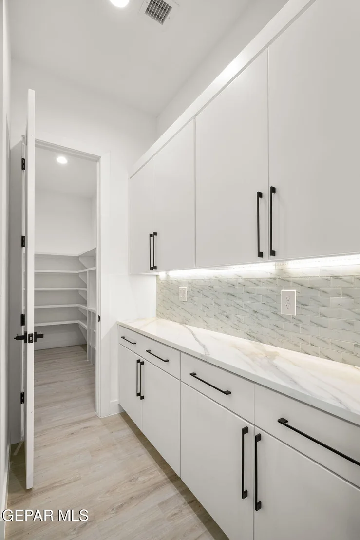 Photo of 5024 JARDINES Place