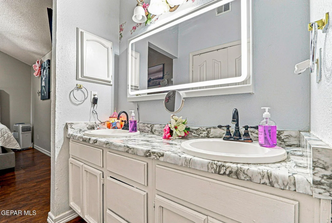 Photo of 835 SUN CITY PARK Court