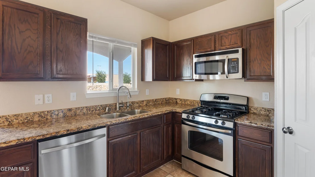 Photo of 5975 REDSTONE RIM Drive