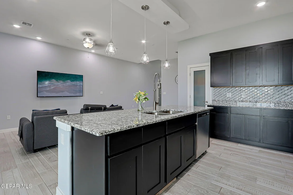 Photo of 13860 Summer View Avenue