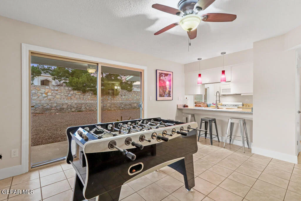 Photo of 10053 Foothill Drive