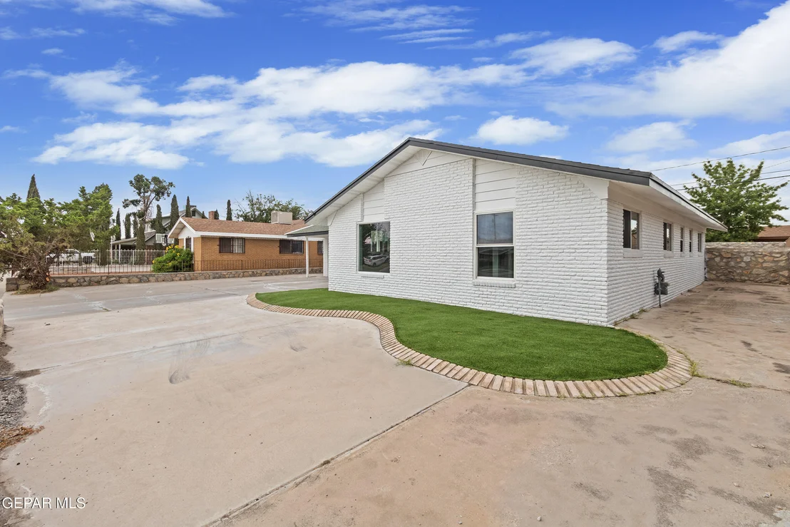 Photo of 3202 Wedgewood Drive