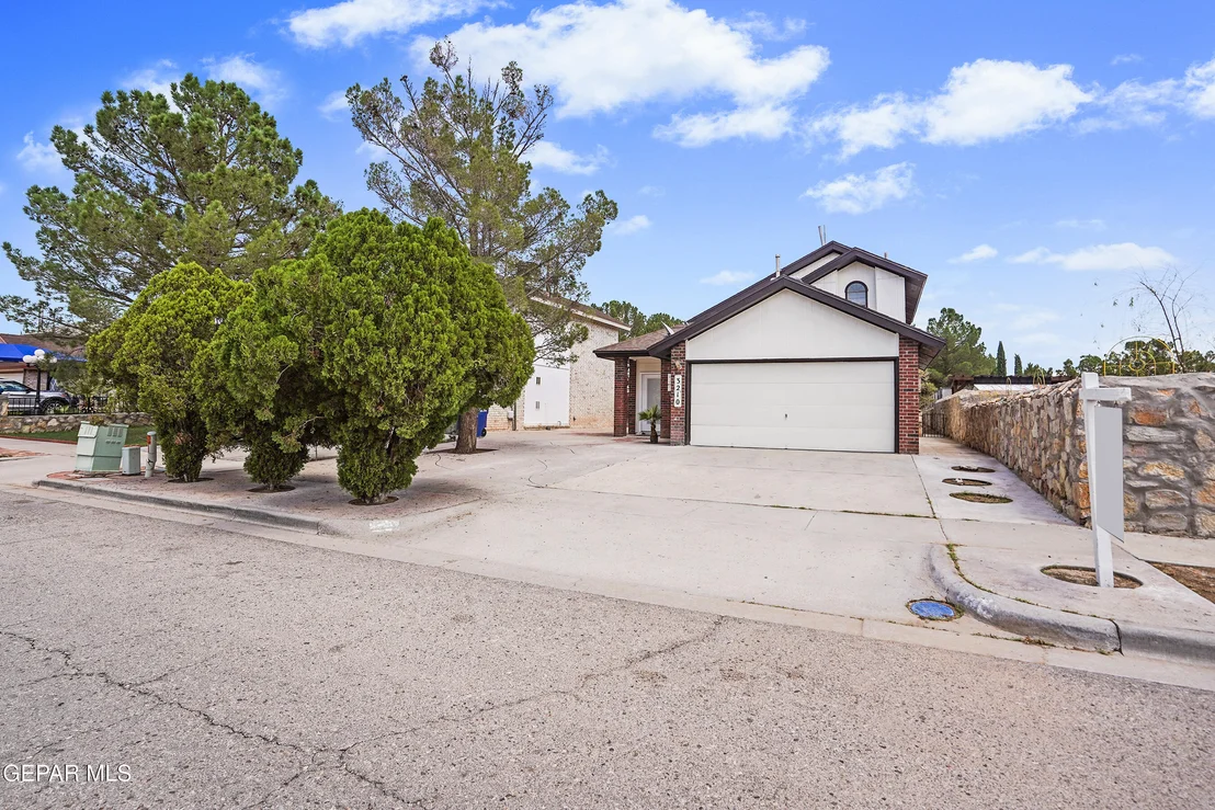 Photo of 3210 ARRAMBIDE Street