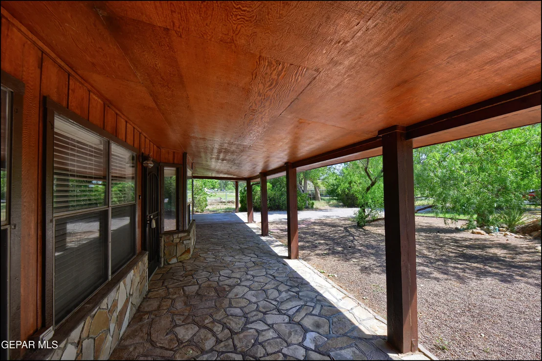 Photo of 6525 UPPER VALLEY Road