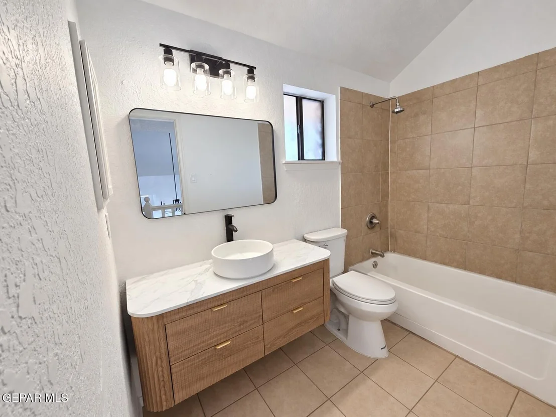 Photo of 11829 HENRY PHIPPS Drive