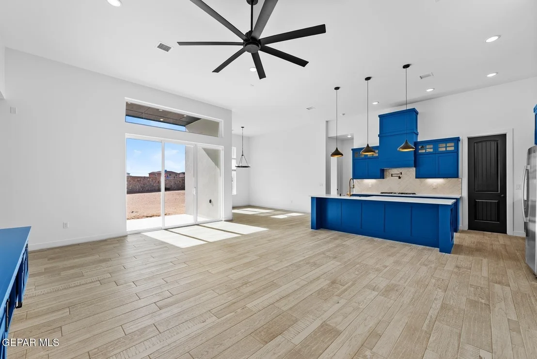 Photo of 920 Sandhurst Place