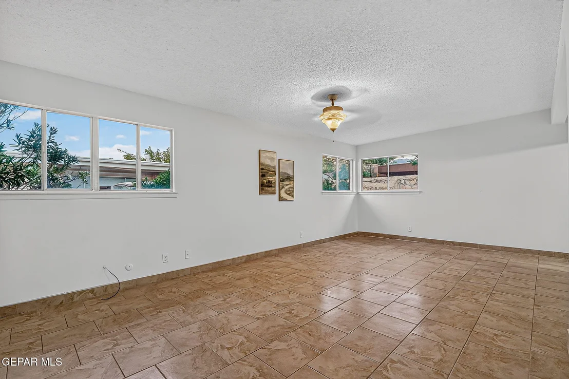 Photo of 10053 IMPERIAL Street
