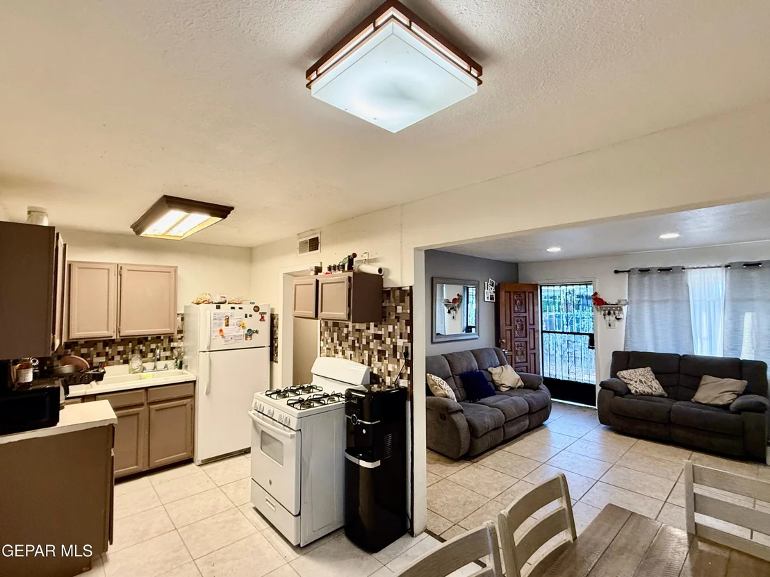 Photo of 5004 GLACIER PEAK Drive