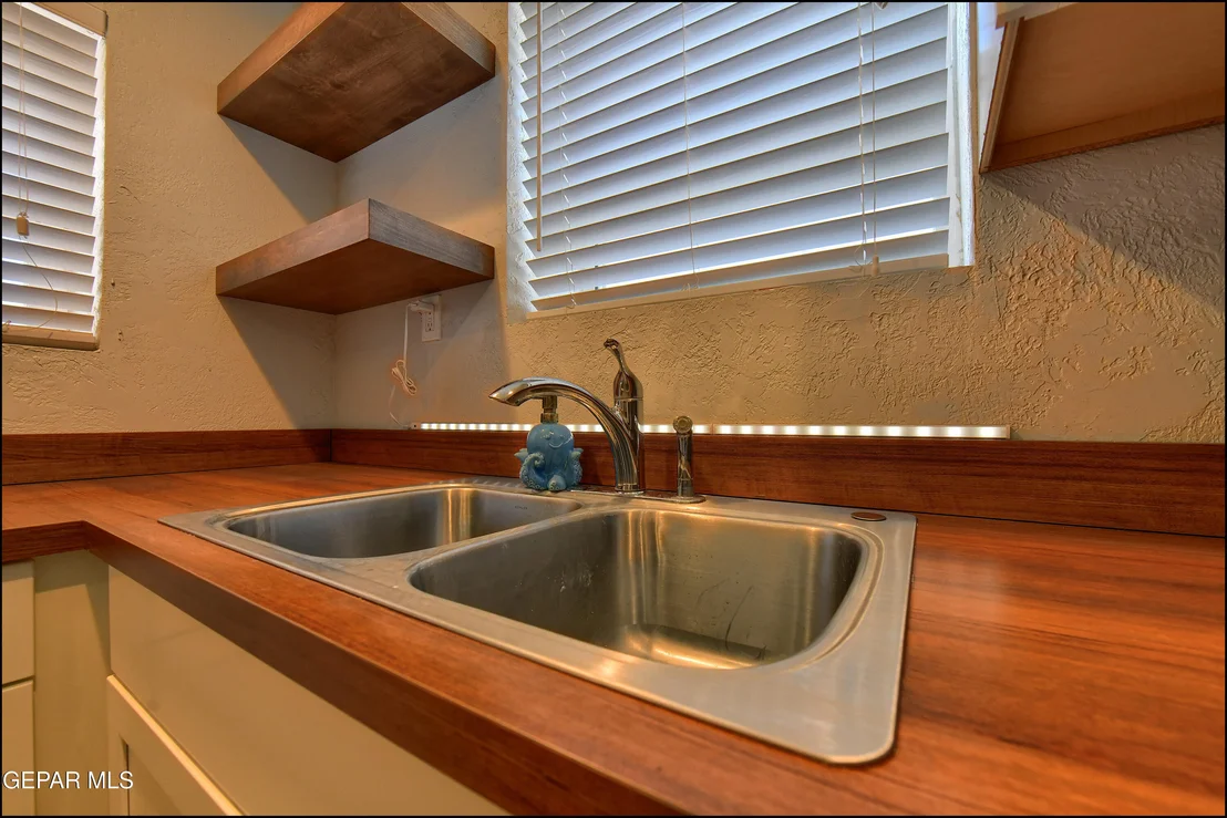 Photo of 504 CANAL Road