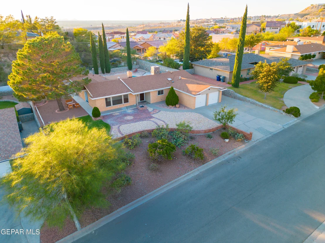 Photo of 4401 BUCKINGHAM Drive