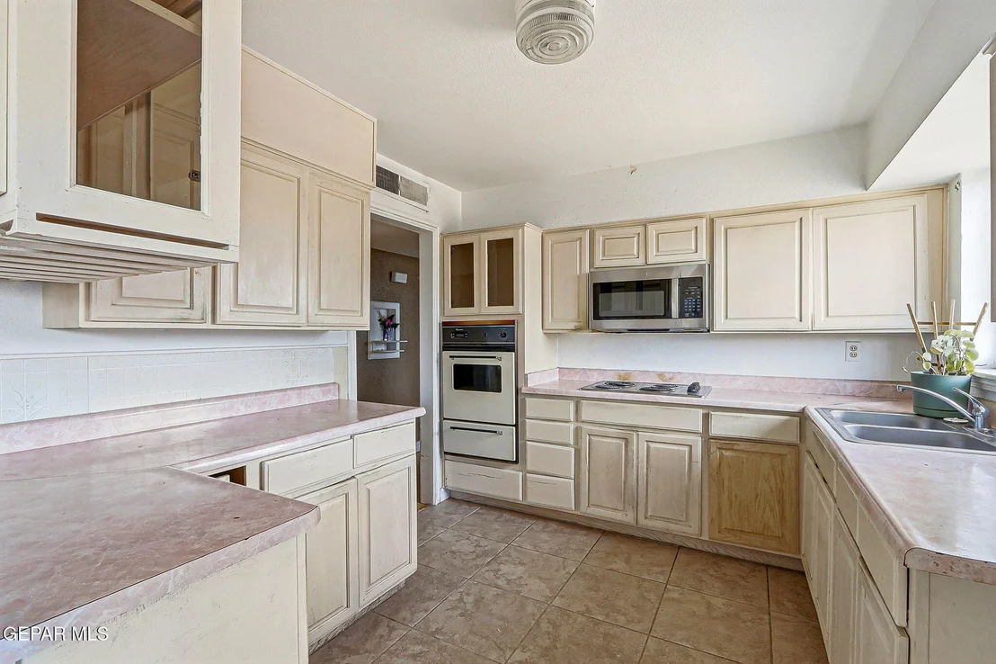 Photo of 5852 STURGEON Drive