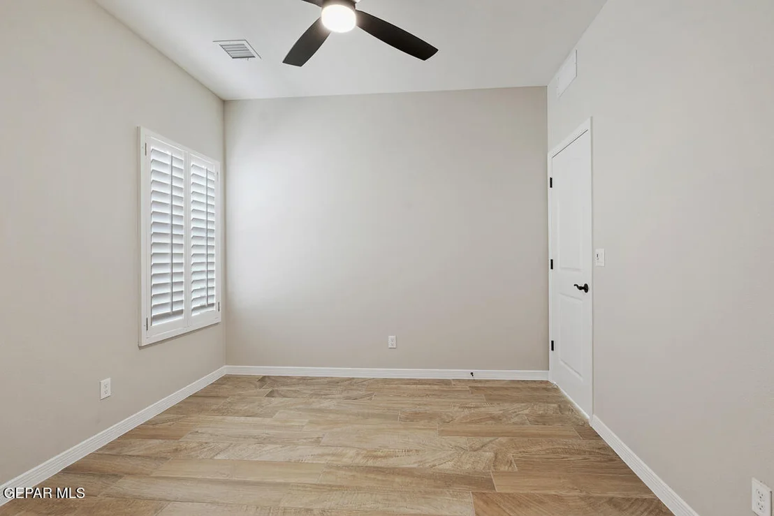 Photo of 905 Bilton Place
