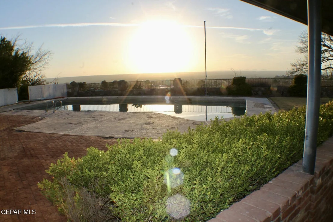 Photo of 913 CORTIJO Drive