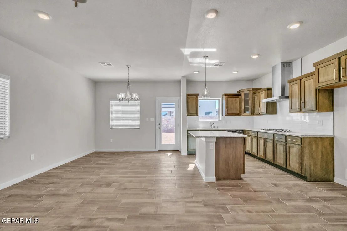 Photo of 15216 Concentrate Avenue