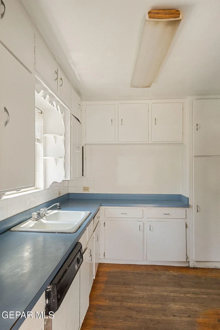 Photo of 708 E BALTIMORE Drive
