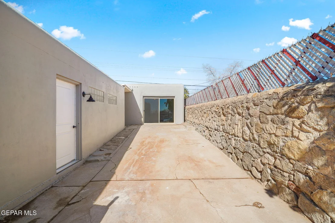Photo of 3125 Mobile Avenue