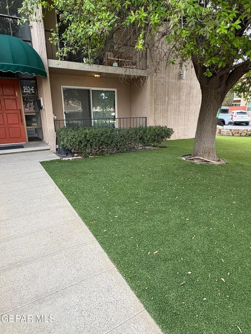 Photo of Unit E5 at 252 SHADOW MOUNTAIN Drive