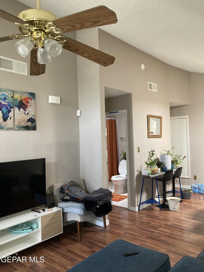 Photo of 9145 BUR OAK Circle