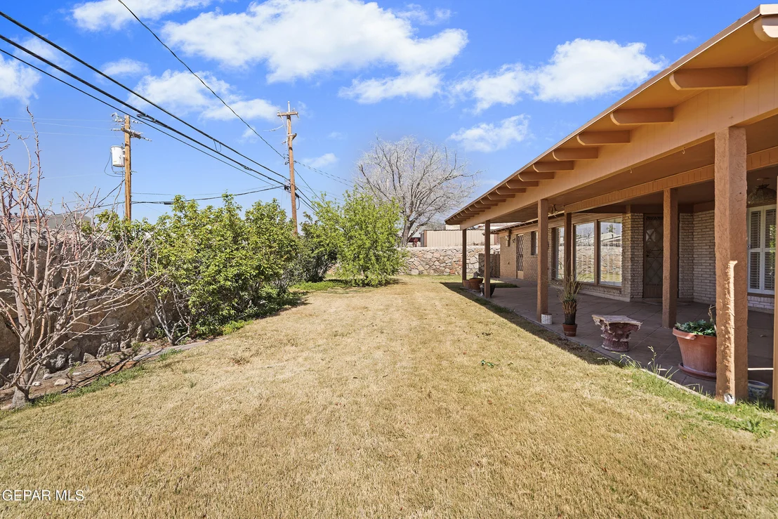 Photo of 5847 BURNING TREE Drive