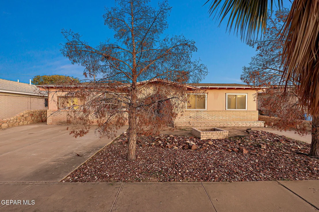 Photo of 7925 Broadway Drive