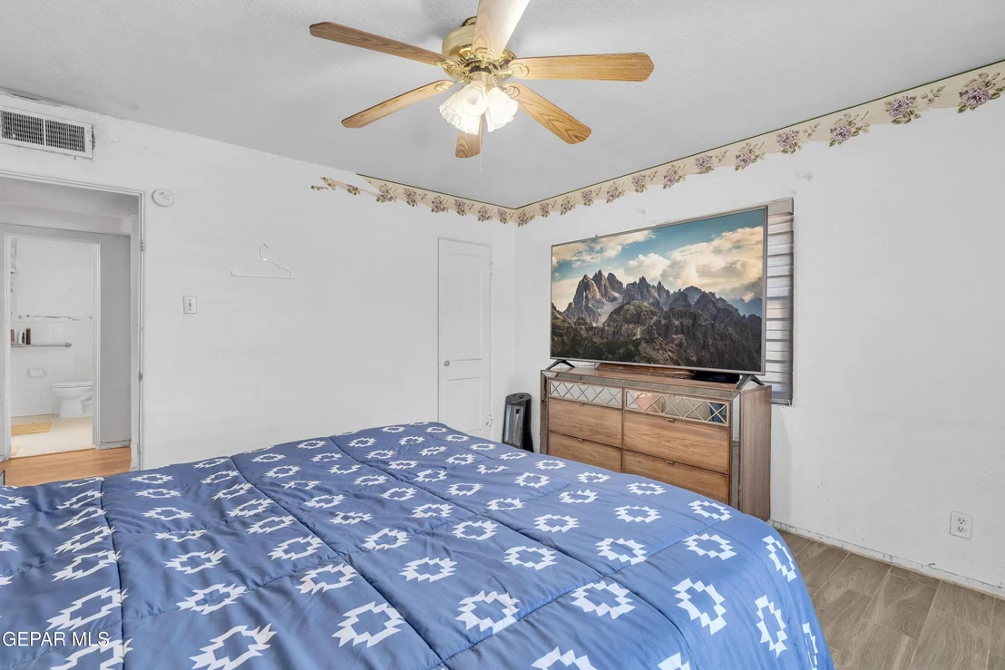 Photo of 5013 Flower Drive