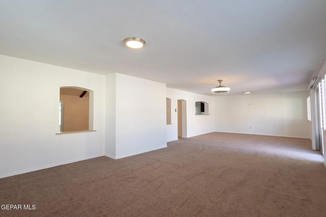 Photo of 14829 KINGSTON Road