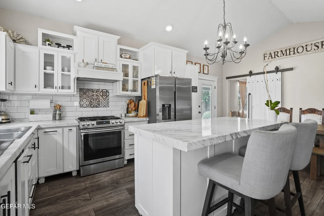 Photo of 731 PLAZER Place