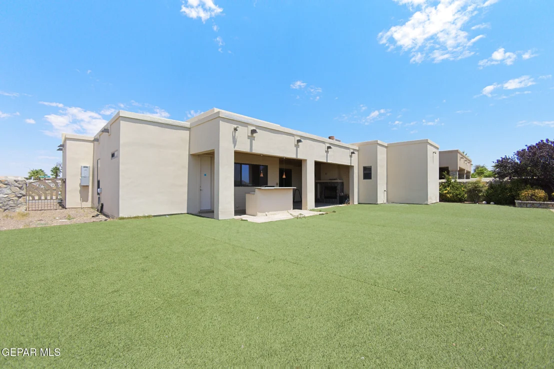Photo of 14200 RAINBOW POINT Drive